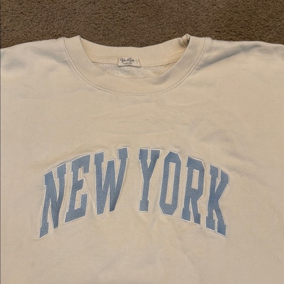 Brandy Melville John Galt for Pac Sun Cream and Blue New York Sweatshirt - Picture 2 of 7